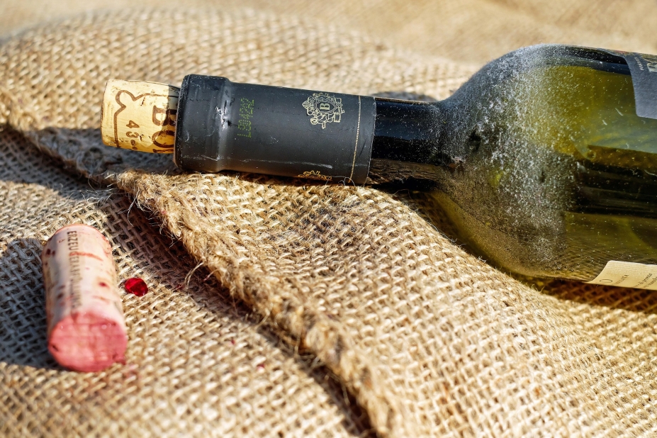 Partes de una botella de vino