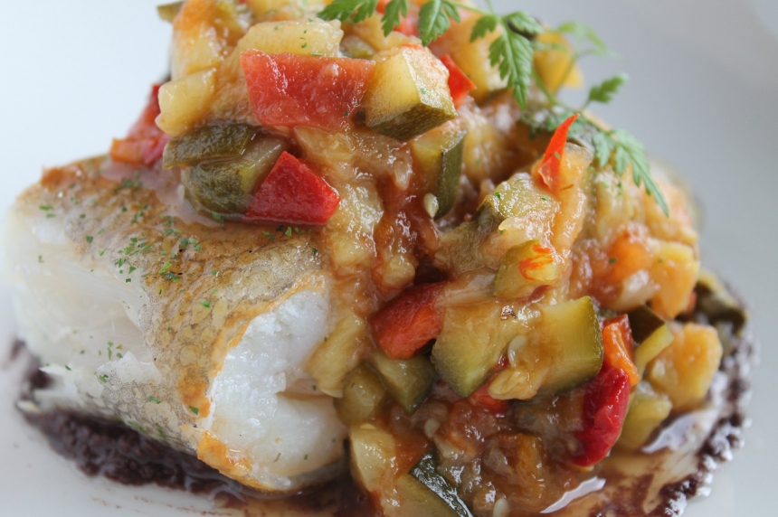 Bacalao confitado con verduritas